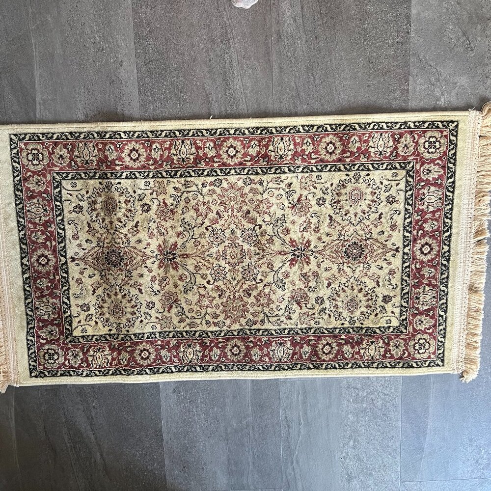 Made In Belgium 100%High Density Viscose Pile Power loomed Rug Non-Slip